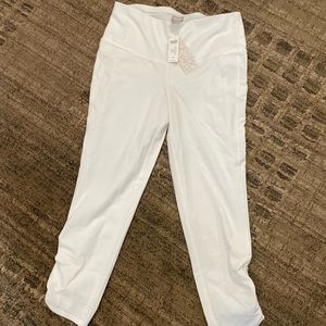 Chico’s Zenergy so slimming ruched legging crop